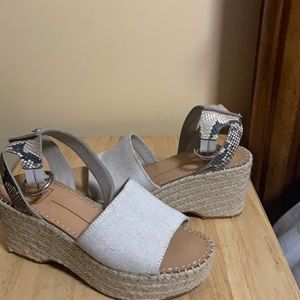 Tan/snakeskin wedges